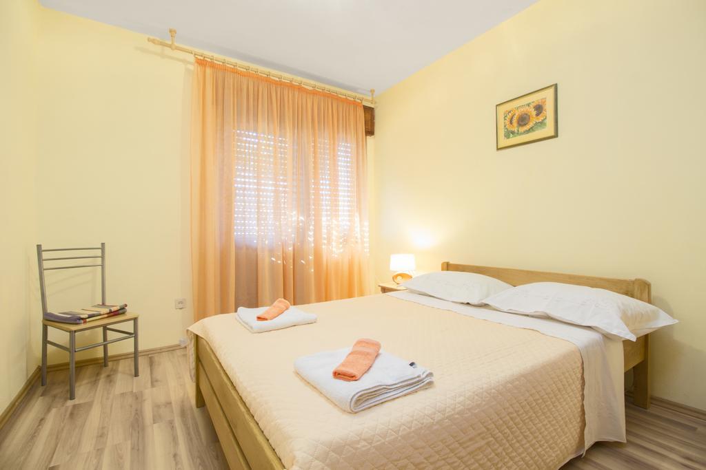 Apartment Neven روغوزنيكا الغرفة الصورة